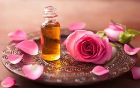 Применение масла из лепестков роз
