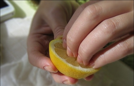 Лимон для укрепления натуральных ногтей