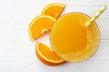 Как пить свежевыжатый апельсиновый сок